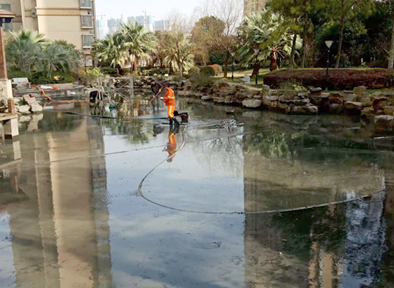 鲅鱼圈景观池淤泥清理